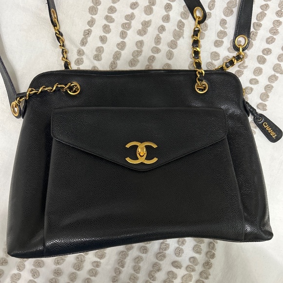 CHANEL Handbags - Chanel pebble caviar tote